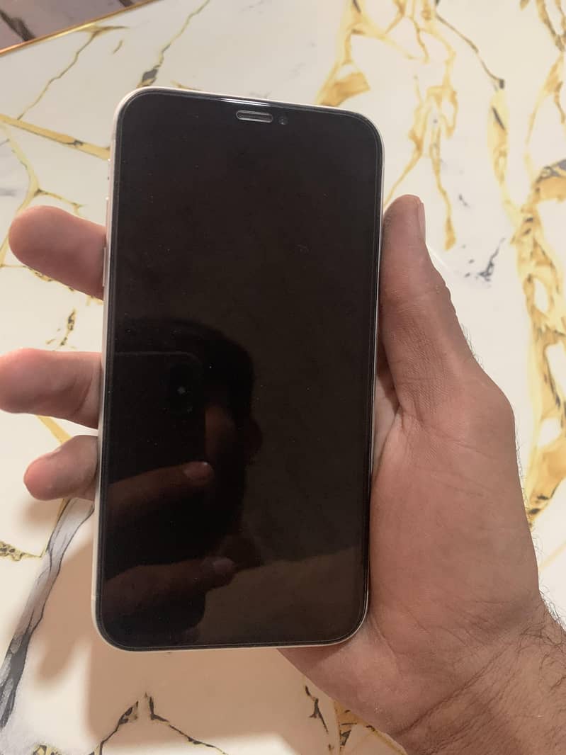 Apple iPhone XR 4