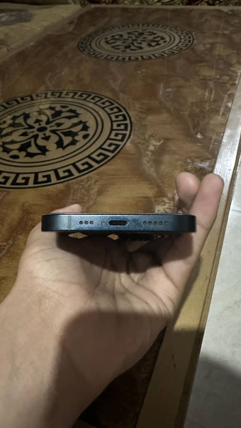 Apple iPhone 14 3