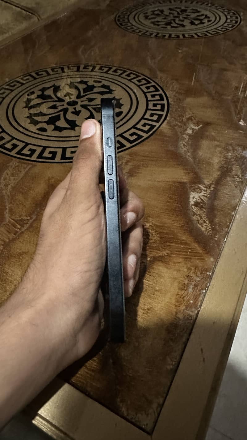 Apple iPhone 14 4