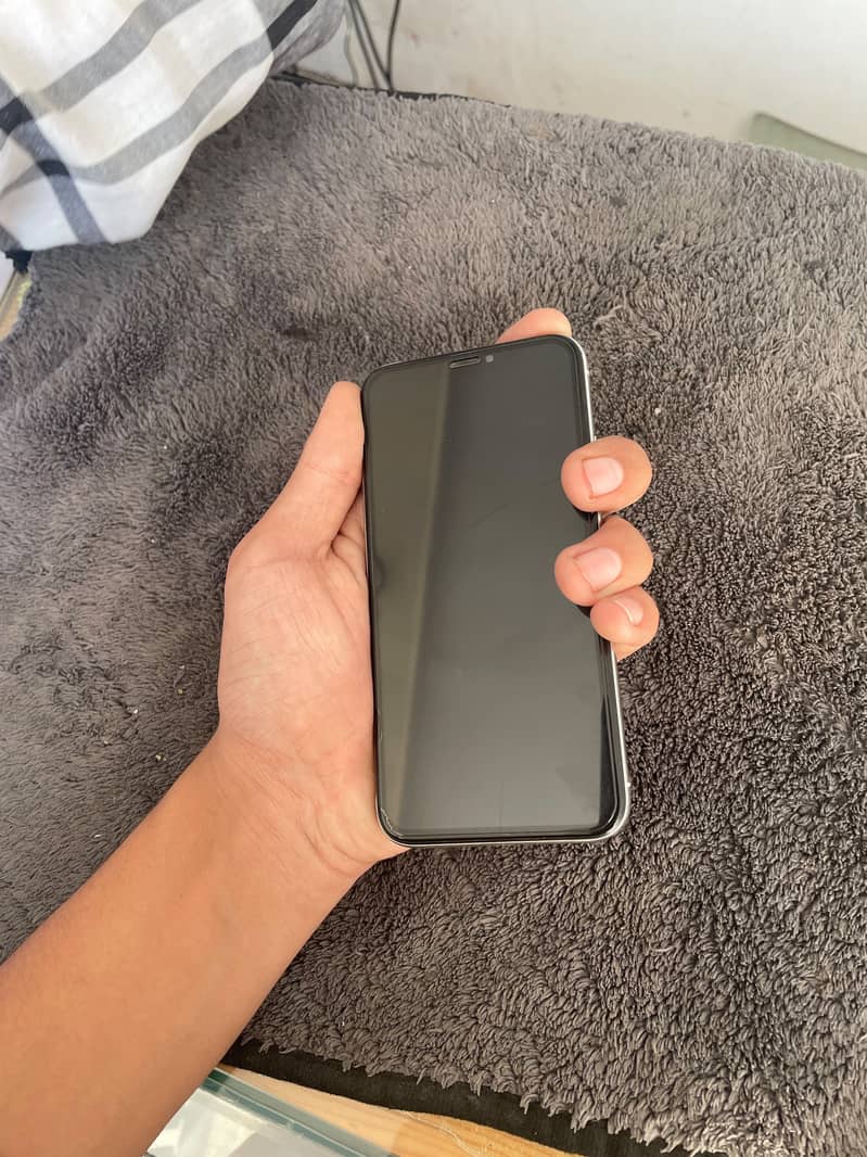 Apple iPhone X 5