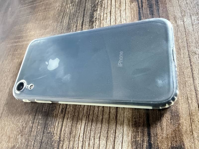 Apple iPhone XR 1