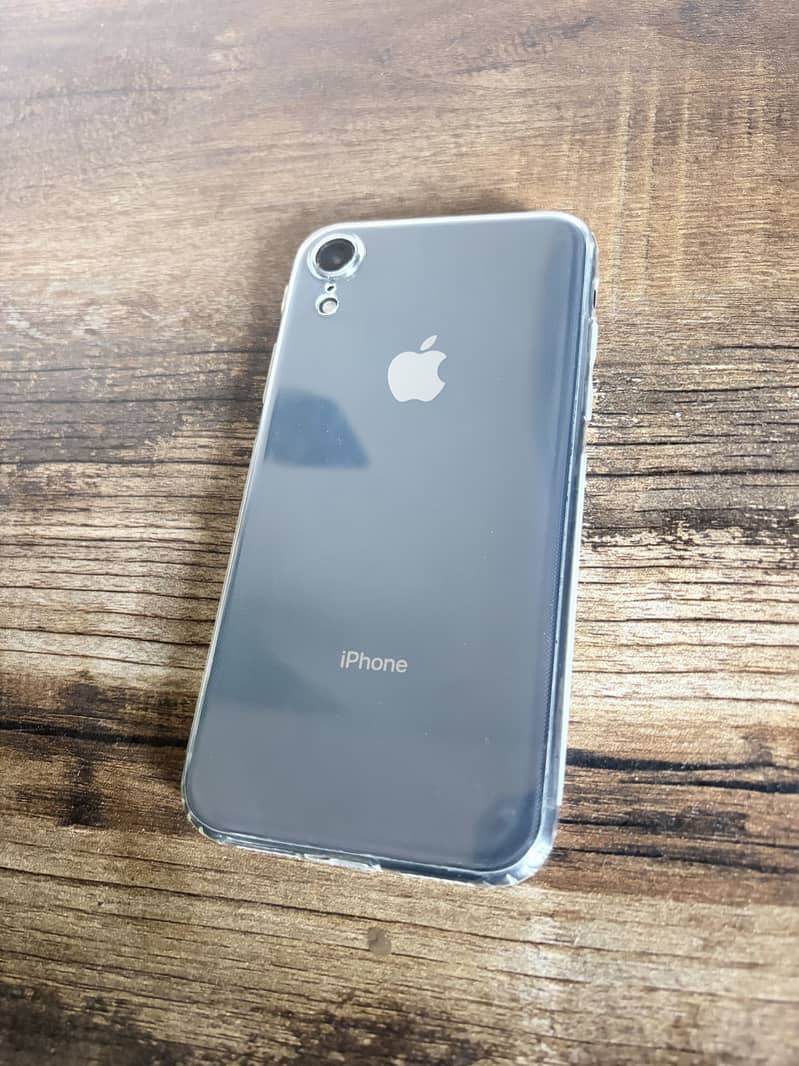 Apple iPhone XR 4