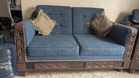 7 Seater sofa set (Price Negotiable)