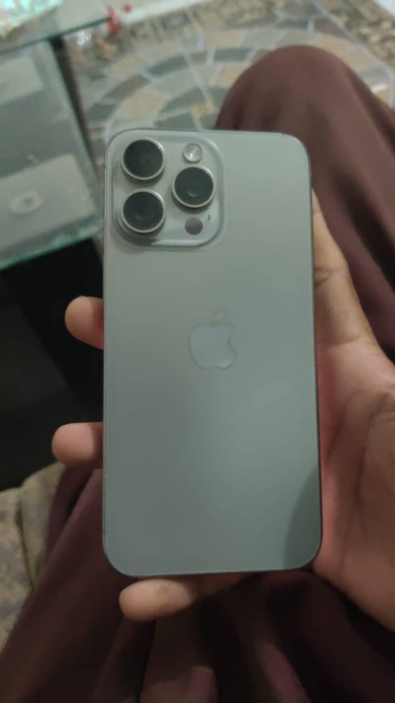 Apple iPhone 15 Pro Max 1