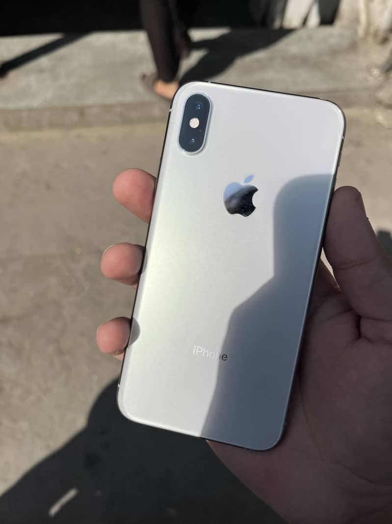 Apple iPhone XS 3