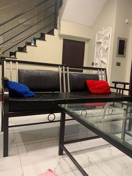 5 seater sofa set with table 0