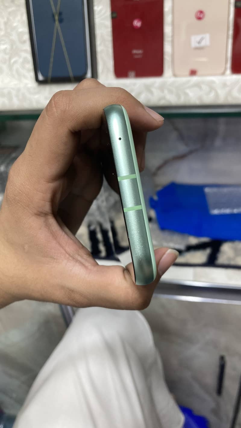 Google Pixel 8a 3