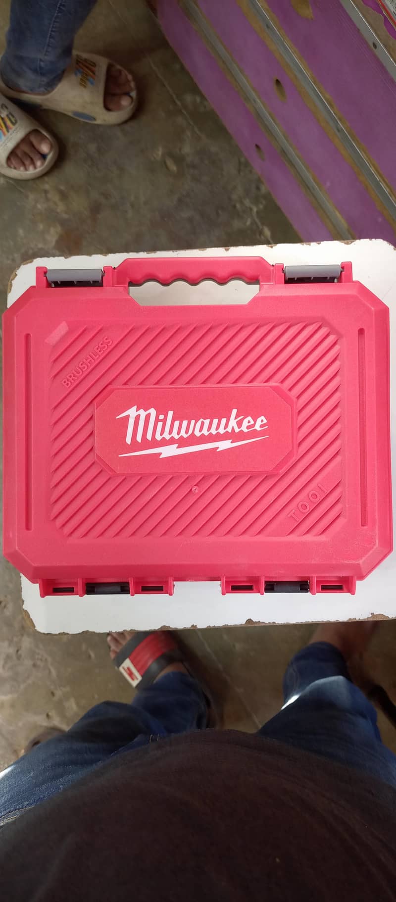 Milwaukee Cordless Drill Machine 2
