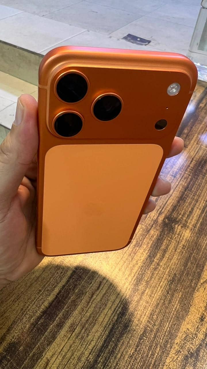 Apple iPhone 17 Pro Max 1