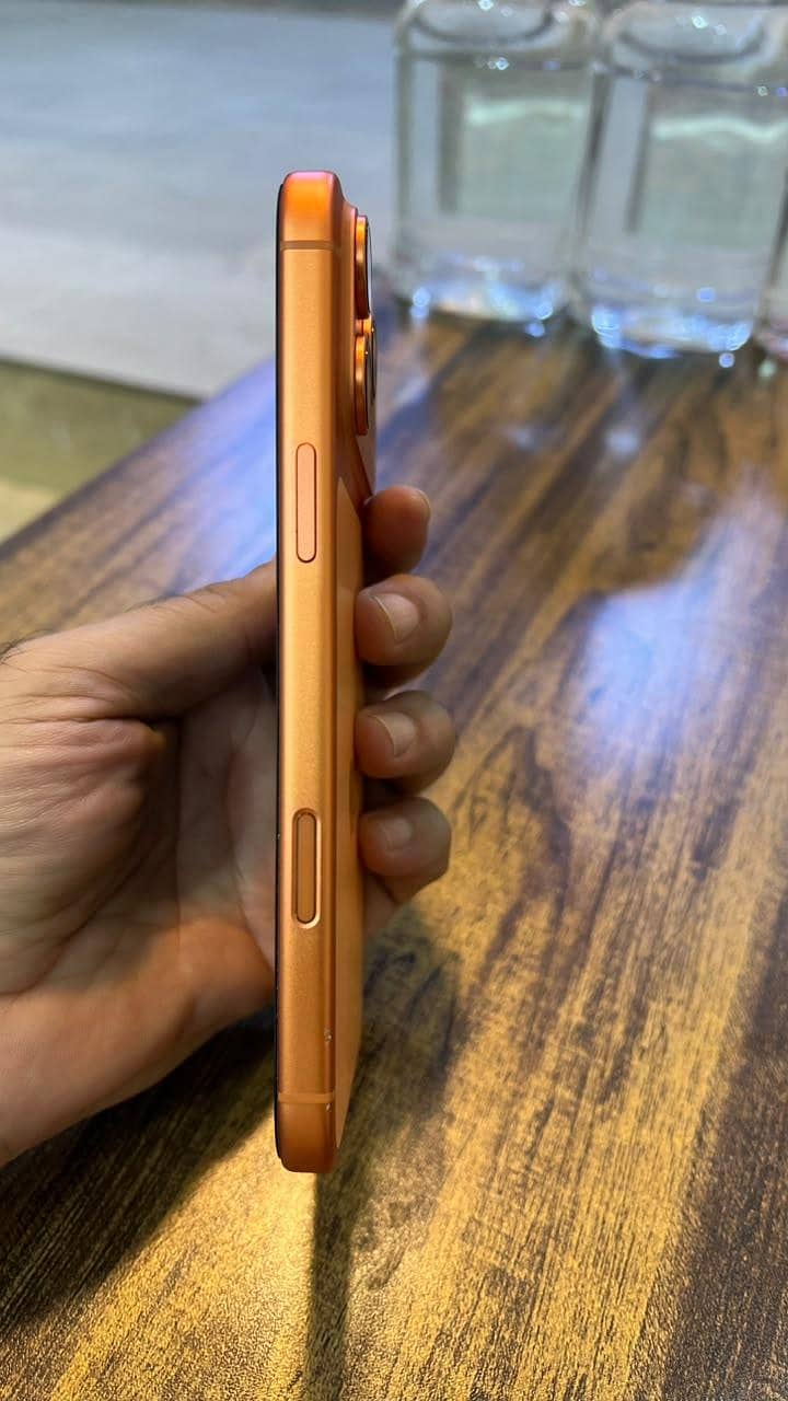 Apple iPhone 17 Pro Max 2