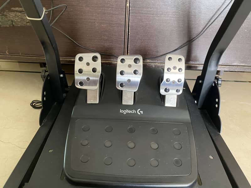 Logitech G29 + shifter + stand 2