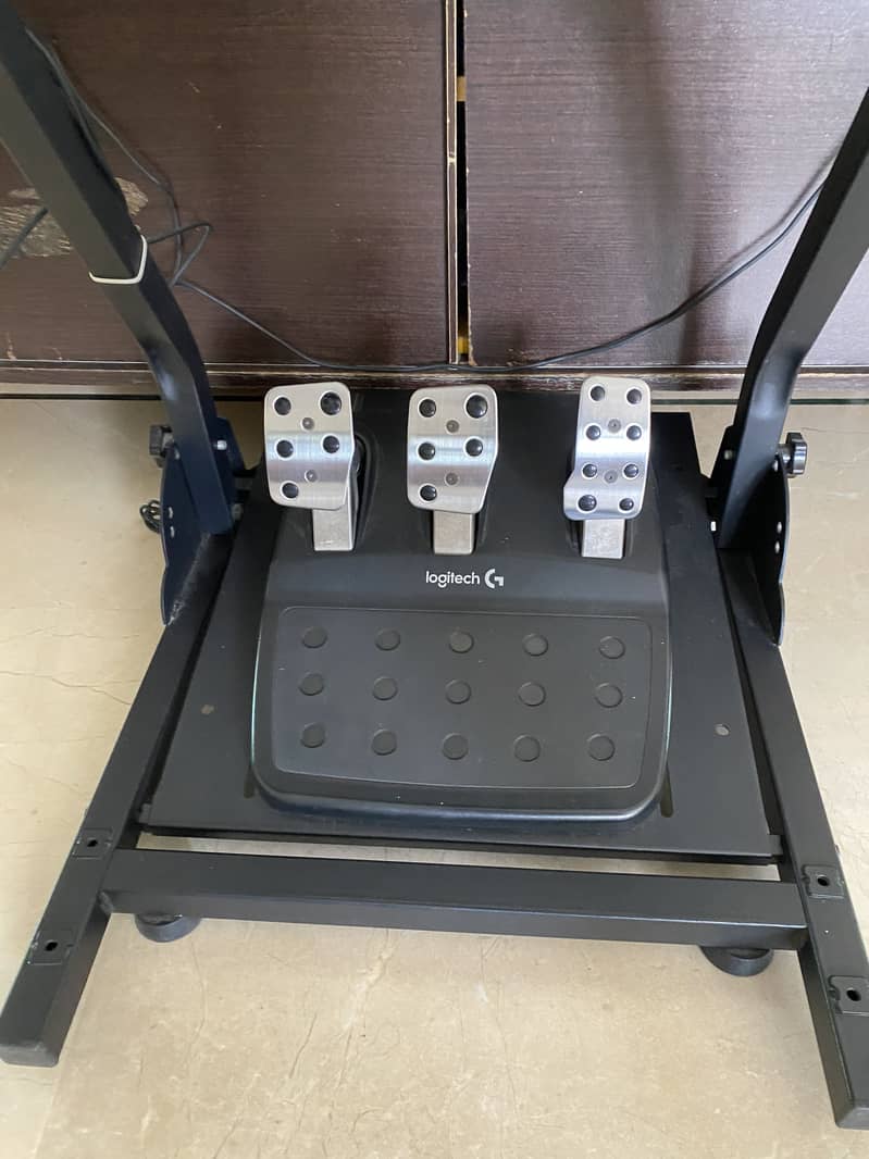 Logitech G29 + shifter + stand 6