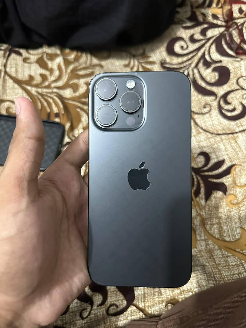 Apple iPhone 15 Pro Max 0