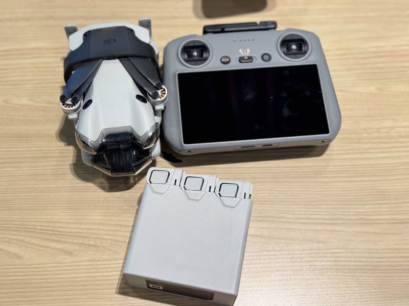 Dji Mini 4 Pro Drone Full combo - Almost Brand New Screen Remote 1
