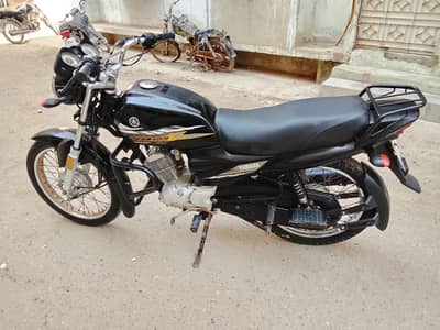 Black beauty yb 125 ybz Yamaha sealed packed engine condition