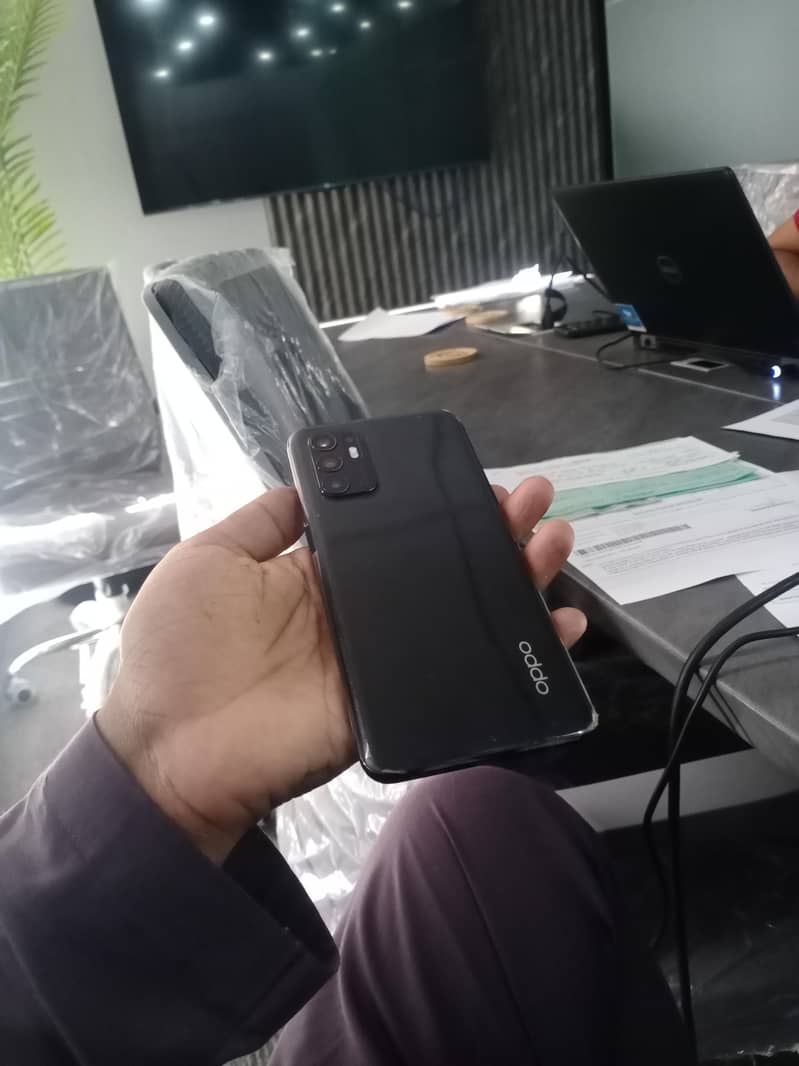 OPPO Reno6 2