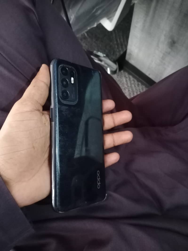 OPPO Reno6 3