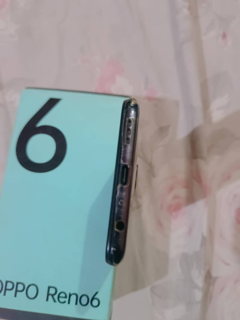 OPPO Reno6 4