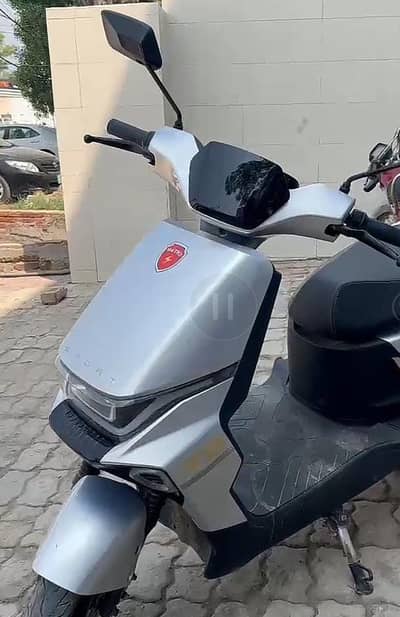Metro T9 Electric Scooty - Urgent Sale Excellent Condition