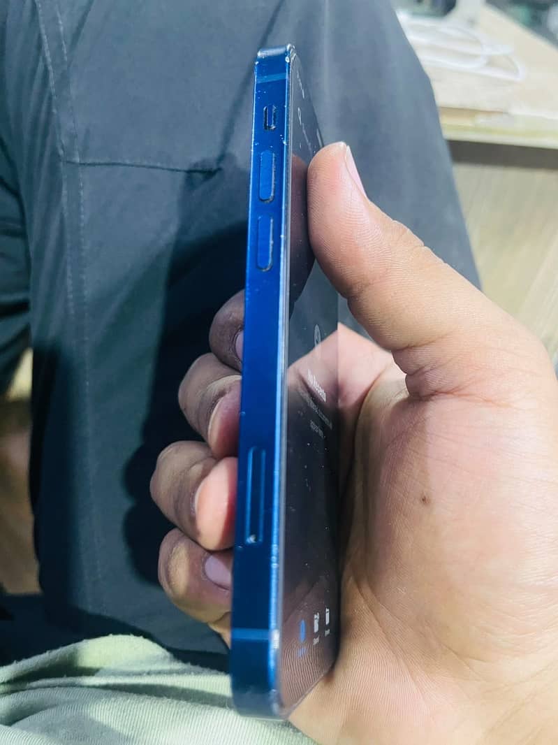Apple iPhone 12 mini 3