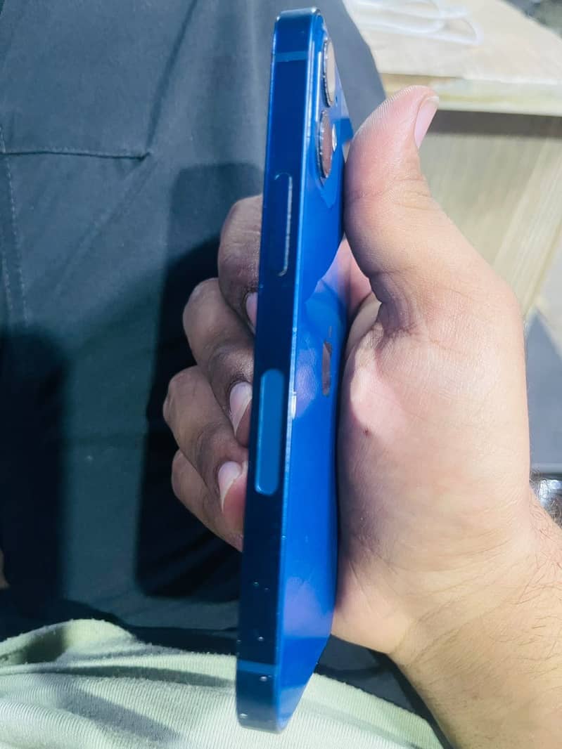 Apple iPhone 12 mini 4