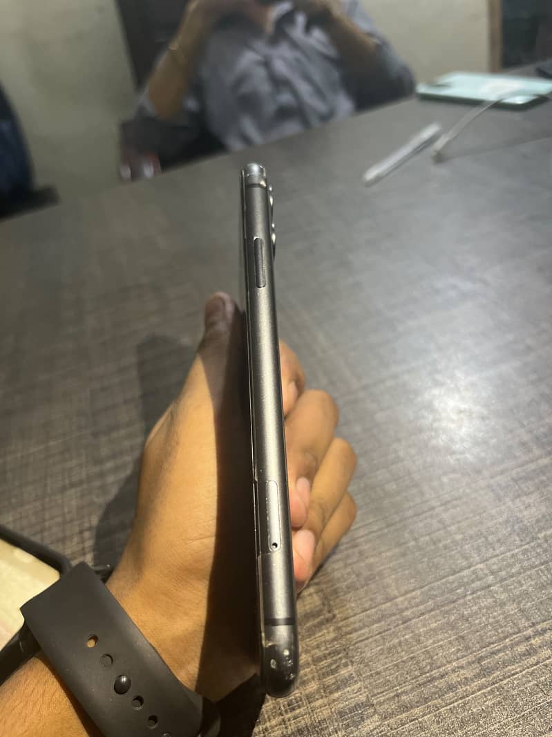 Apple iPhone 11 0