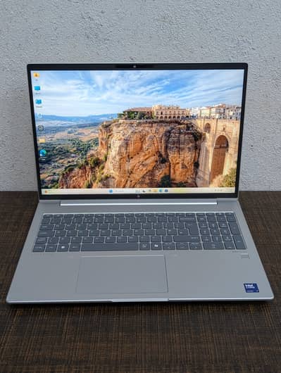HP Elitebook 660 G10 ULTR 7, 24gb 512gb 16" Display