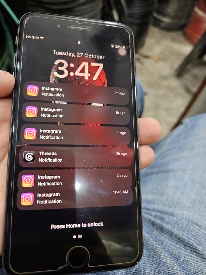 Apple iPhone 8 Plus 1