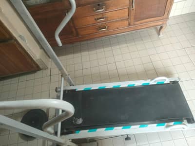 Manual Treadmill with Waist Twister Disc – Excellent Condition