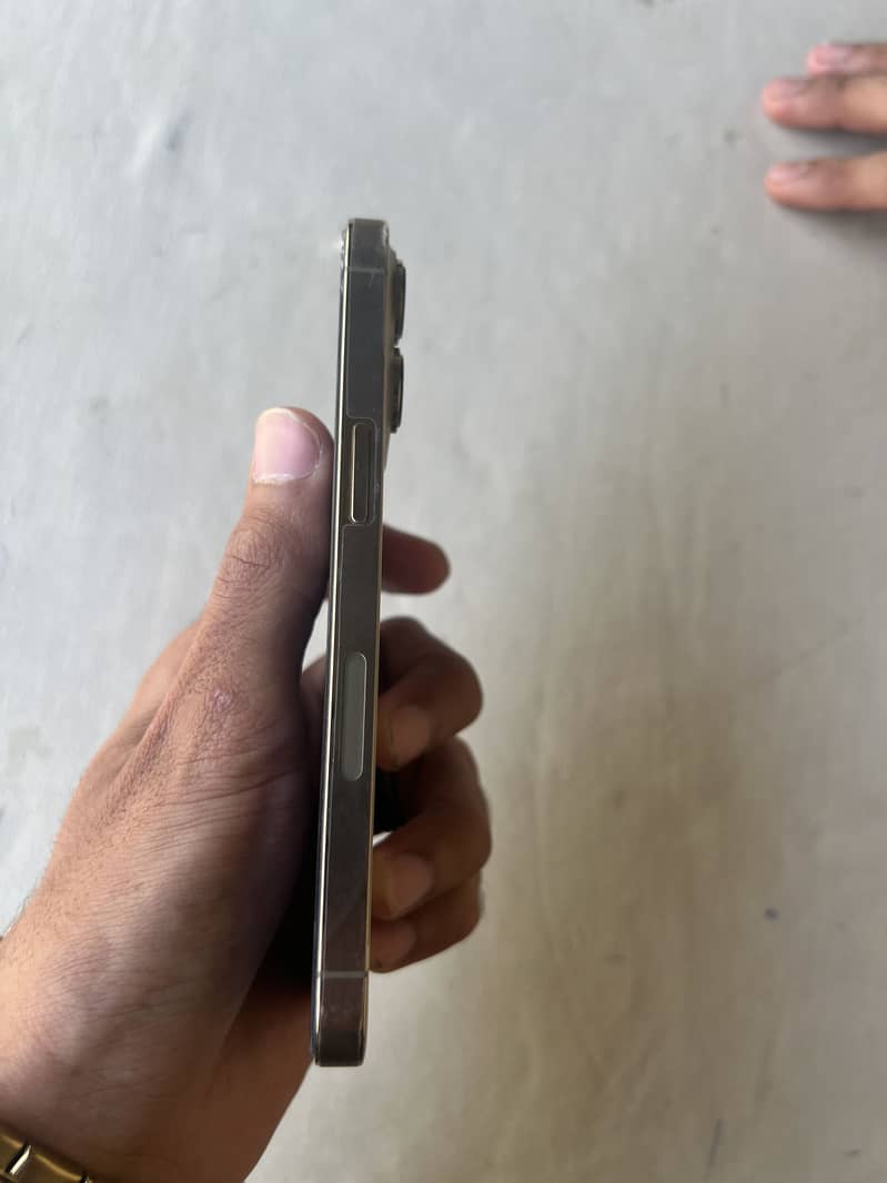 Apple iPhone 13 Pro 4