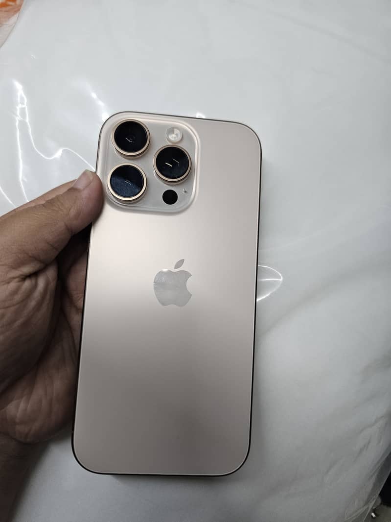 Apple iPhone 16 Pro 4