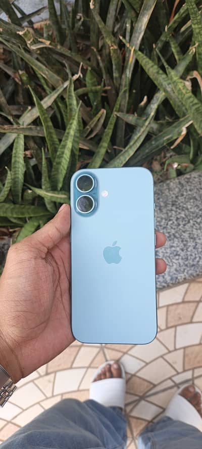 Apple iPhone 16