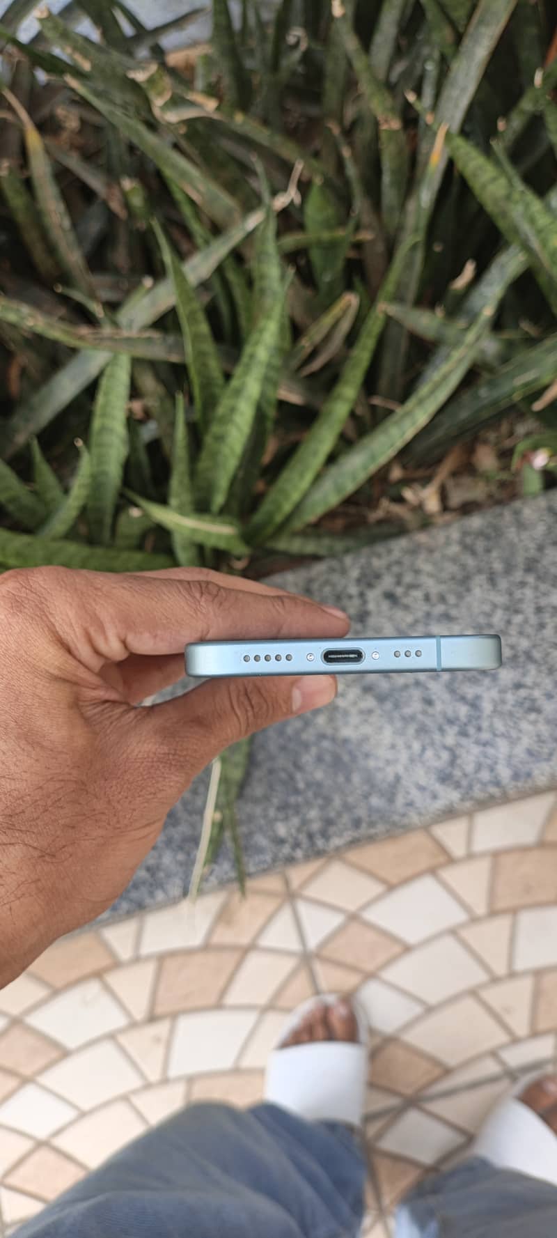 Apple iPhone 16 1