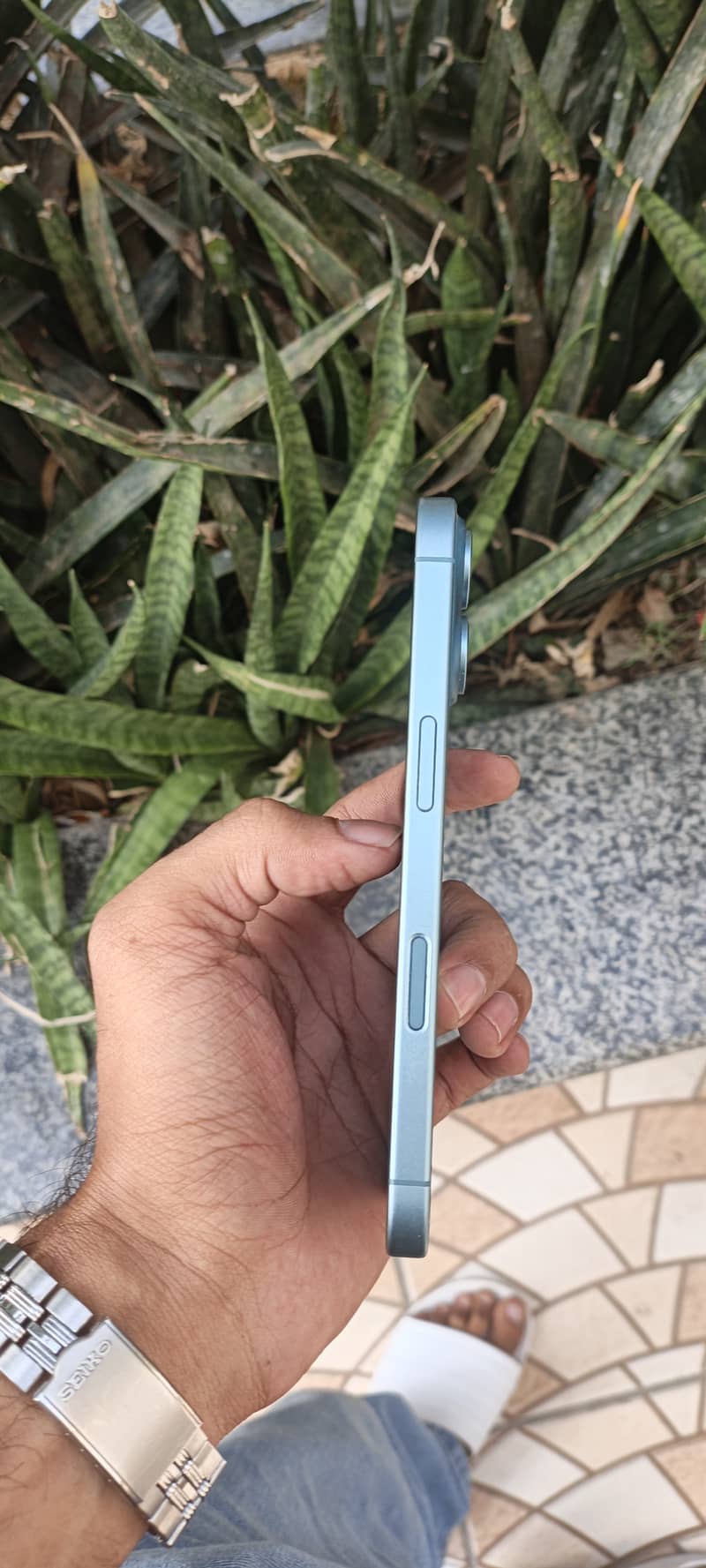 Apple iPhone 16 3