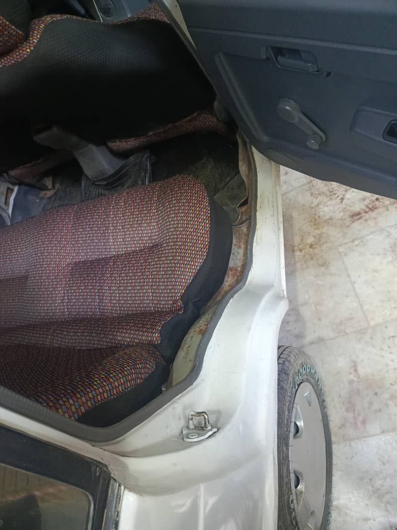Suzuki Mehran VX 2000 11