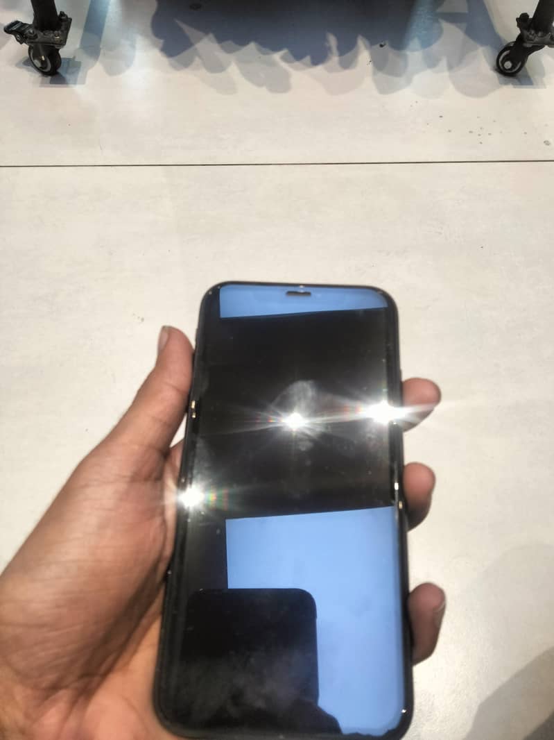 Apple iPhone XR 4