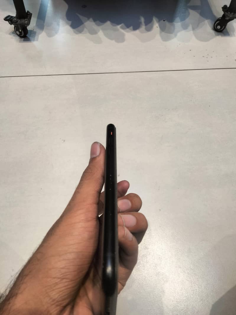 Apple iPhone XR 5