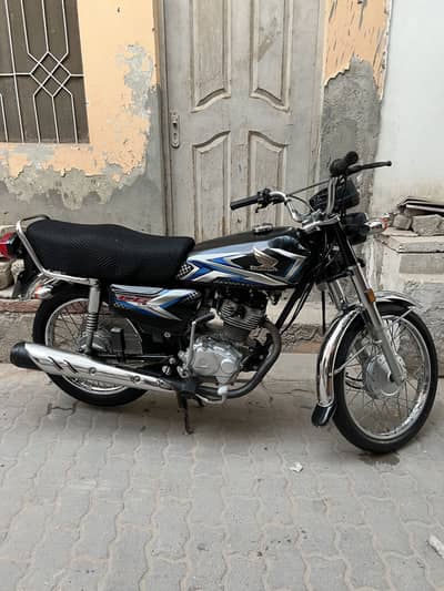 CG -125 2025 Model 7,000 km driven ha 10/9.5 condition ha pack bike