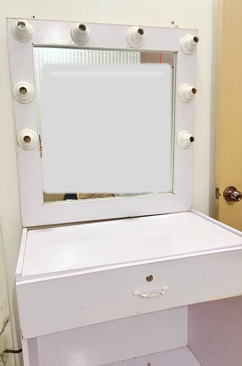 dressing table (vanity) 1
