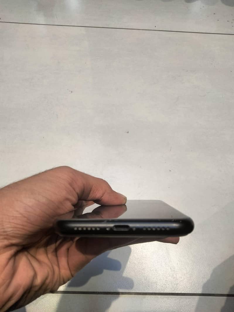 Apple iPhone XR 5
