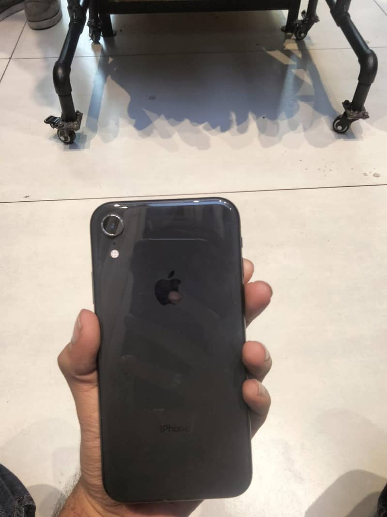 Apple iPhone XR 6
