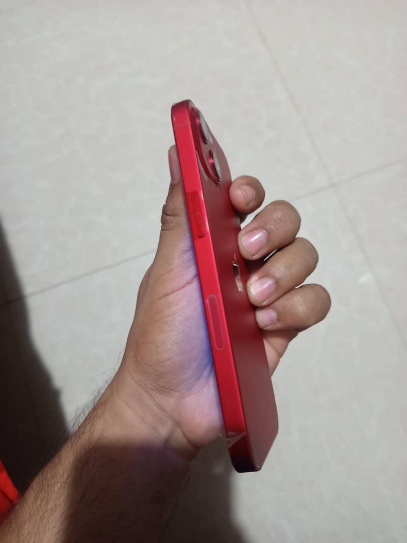 Apple iPhone 13 2