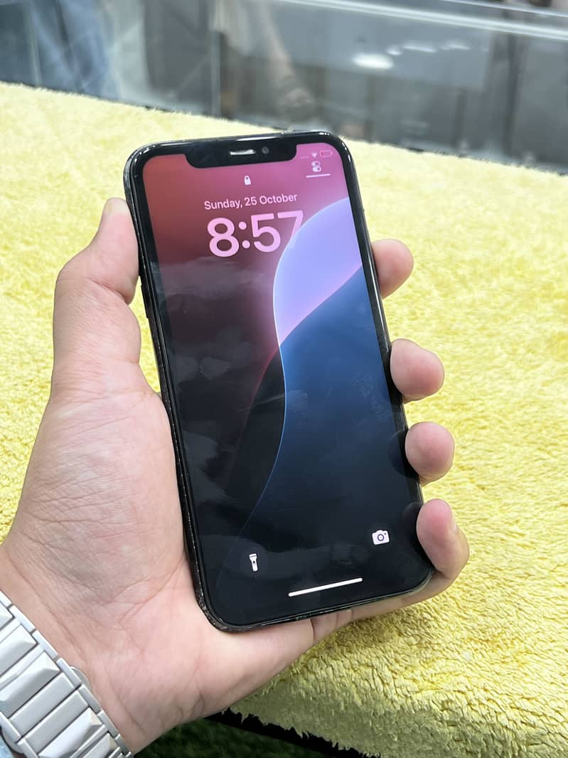 Apple iPhone XR 1