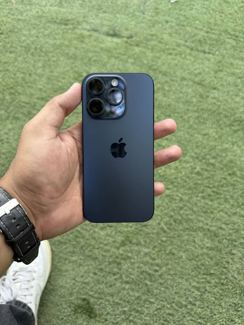 Apple iPhone 15 Pro 0