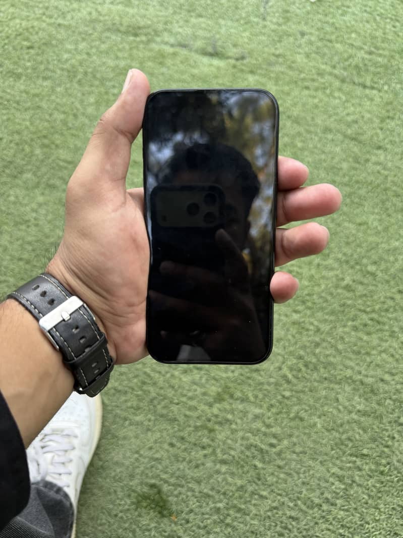 Apple iPhone 15 Pro 3