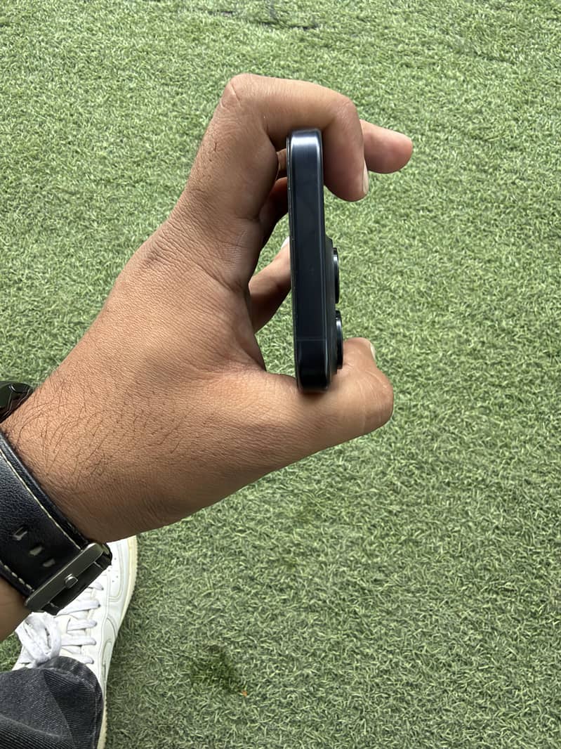 Apple iPhone 15 Pro 4