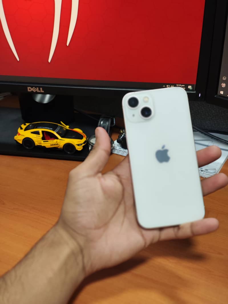 Apple iPhone 13 4
