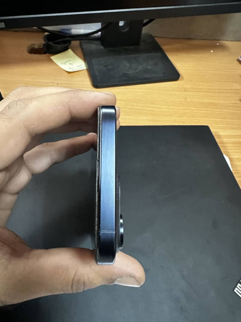 Apple iPhone 15 Pro Max 2