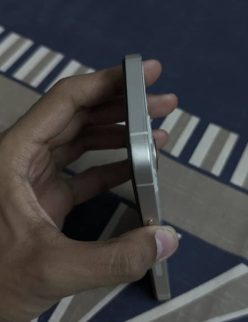 Apple iPhone 13 3