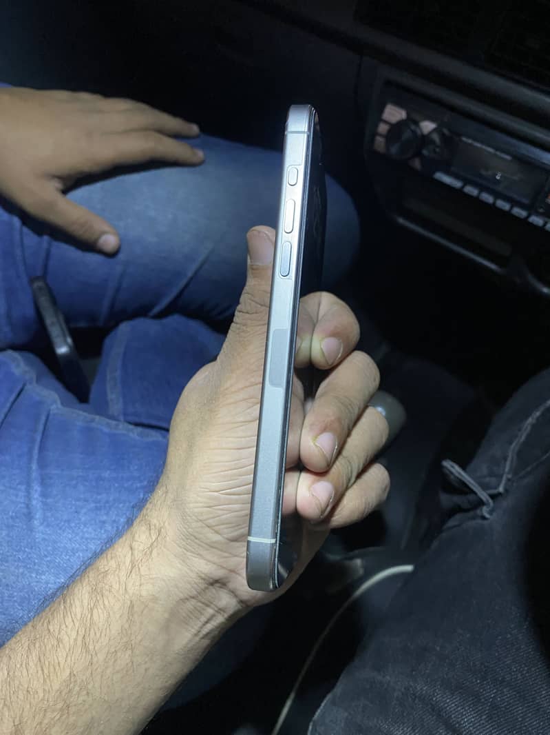 Apple iPhone 15 Pro Max 1